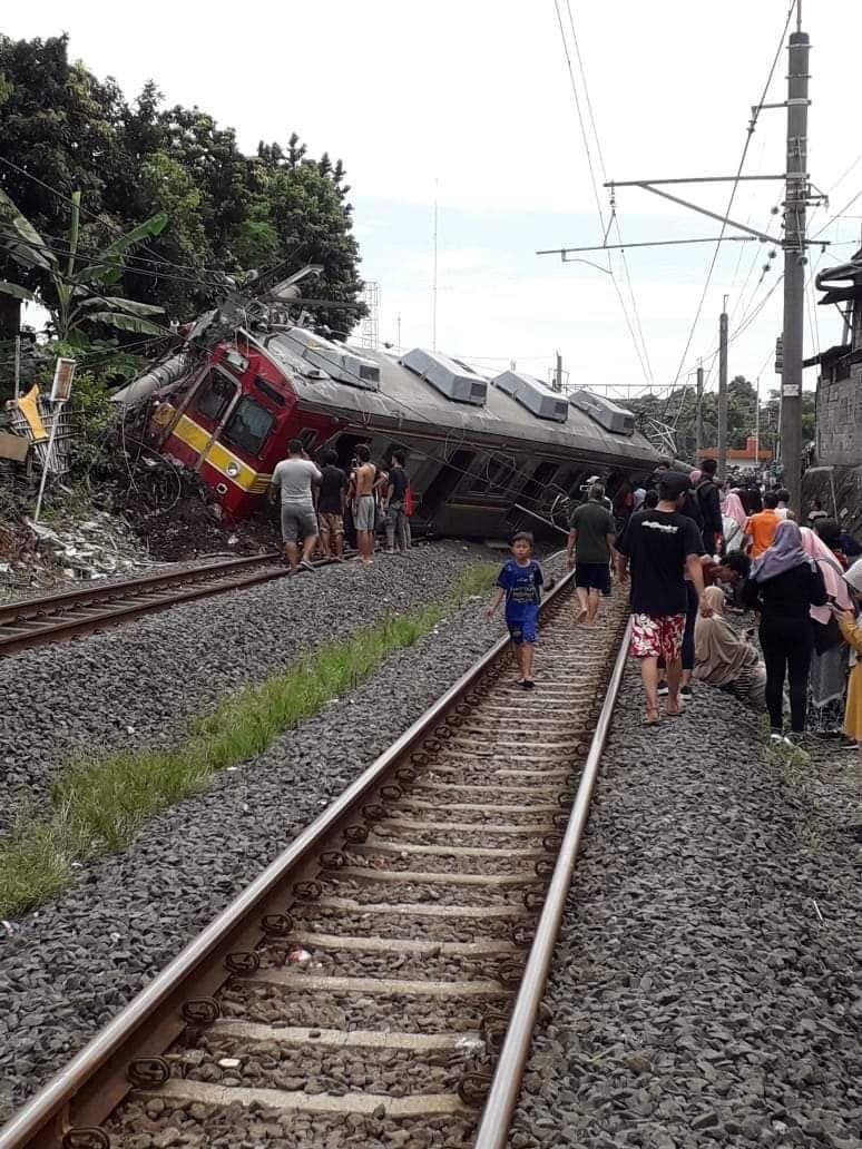 9 Penumpang Jadi Korban KRL Terguling di Bogor