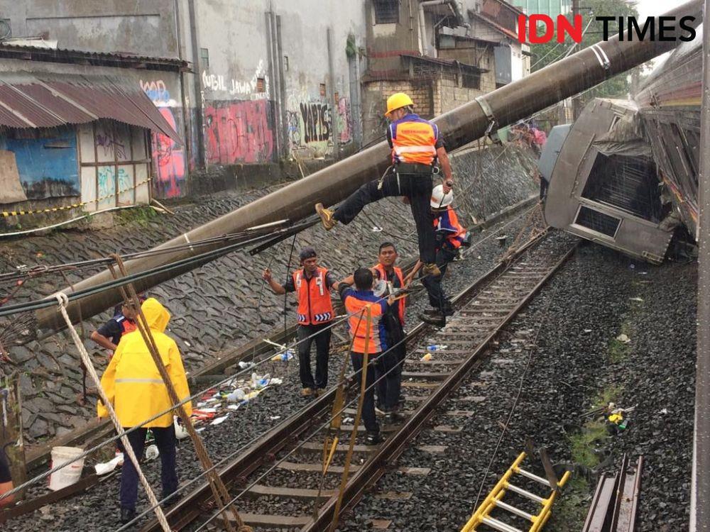 PLN: Tiang Listrik yang Timpa KRL di Bogor Bukan Milik Kami