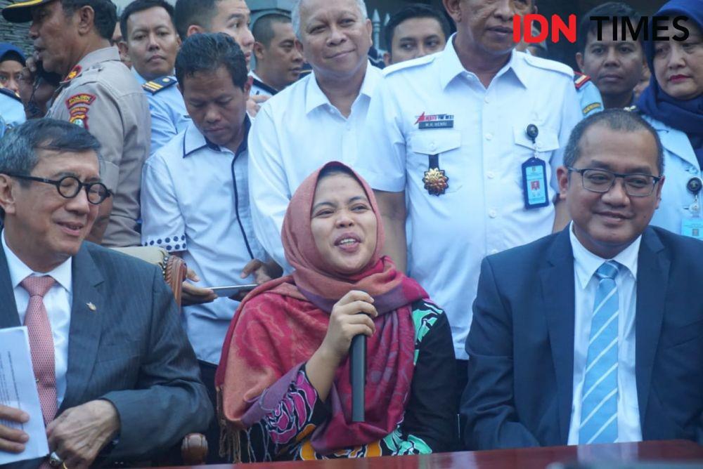 [BREAKING] Tiba di Indonesia, Siti Aisyah Mengaku Kehabisan Kata