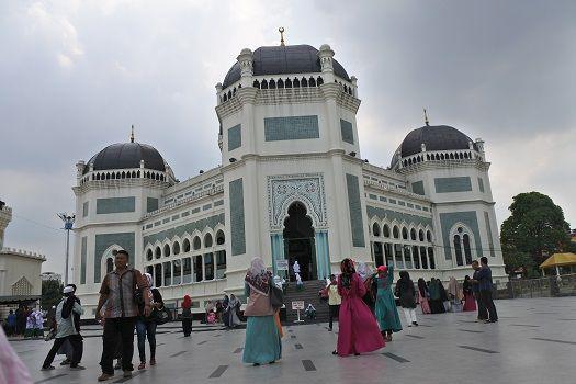 Cuma Punya Waktu 2 Hari di Medan! Kamu Bisa Datangi 10 Tempat Ini Lho