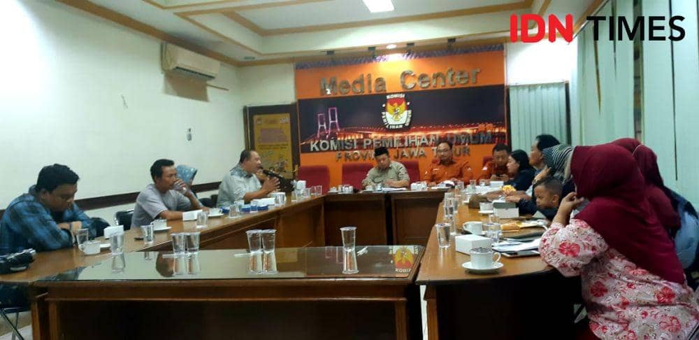 Namanya Tak Masuk DPT, 32 Warga Kediri Geruduk KPU Jatim