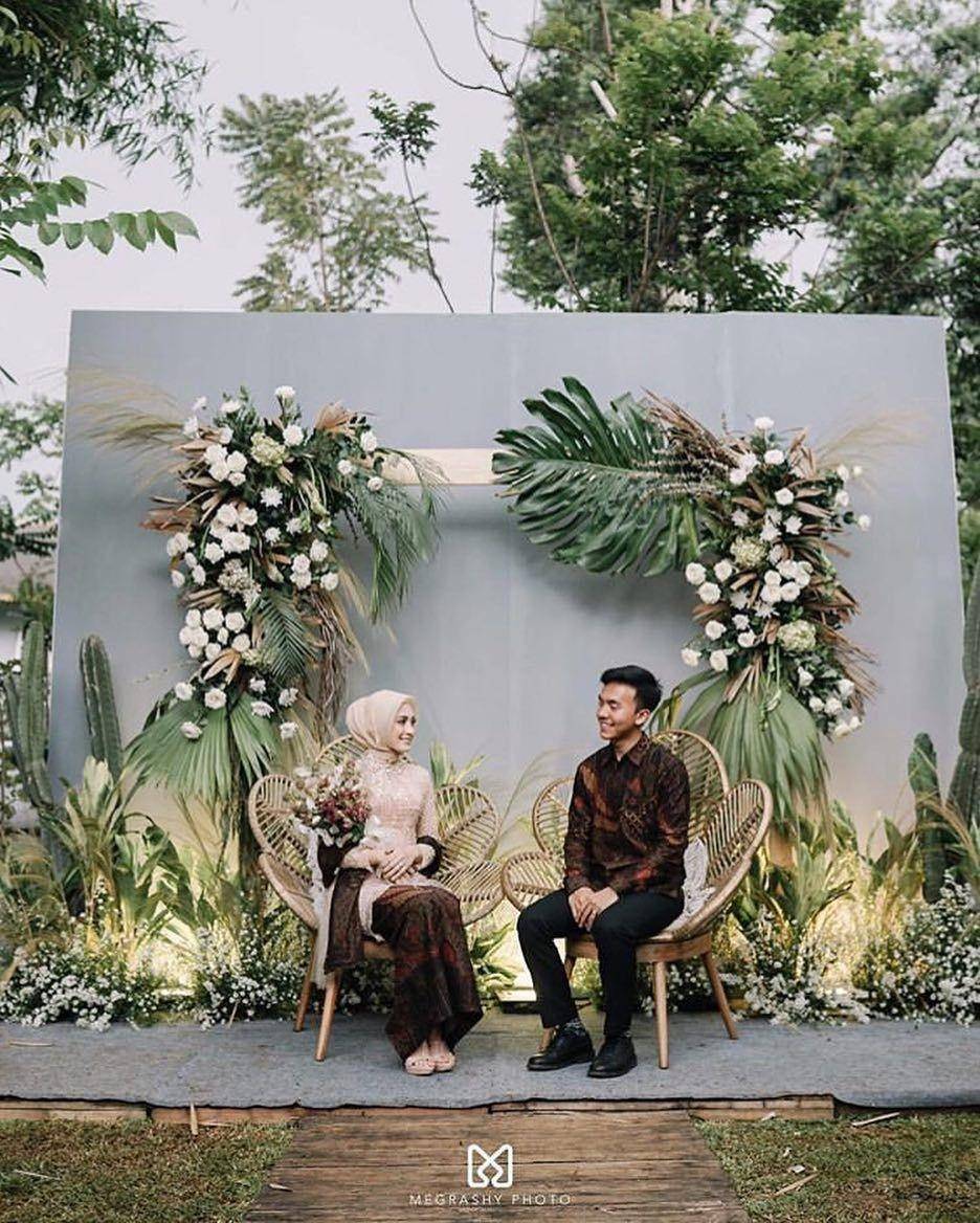 thebridedept/@megrashyphoto & @saras_decoration