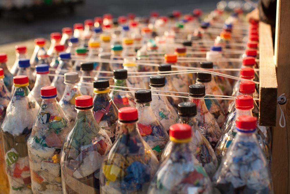 5 Fakta Ecobrick yang Wajib Kamu Tahu, Bisa untuk Bikin Rumah!