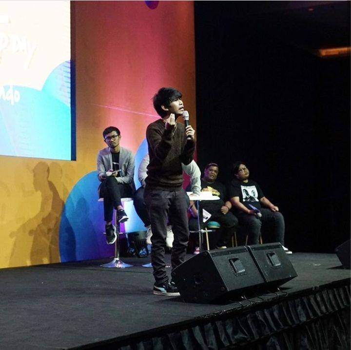 Instagram.com/localstandupday