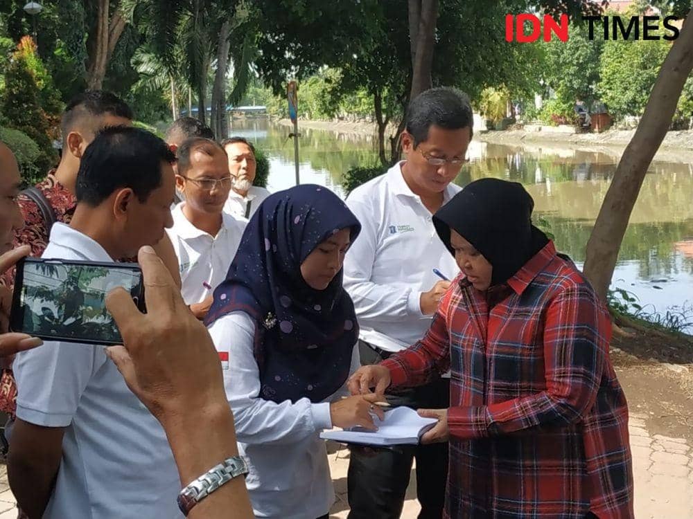 Lakukan Inspeksi Mendadak Taman, Risma Omeli Pegawai Dinas Kebersihan