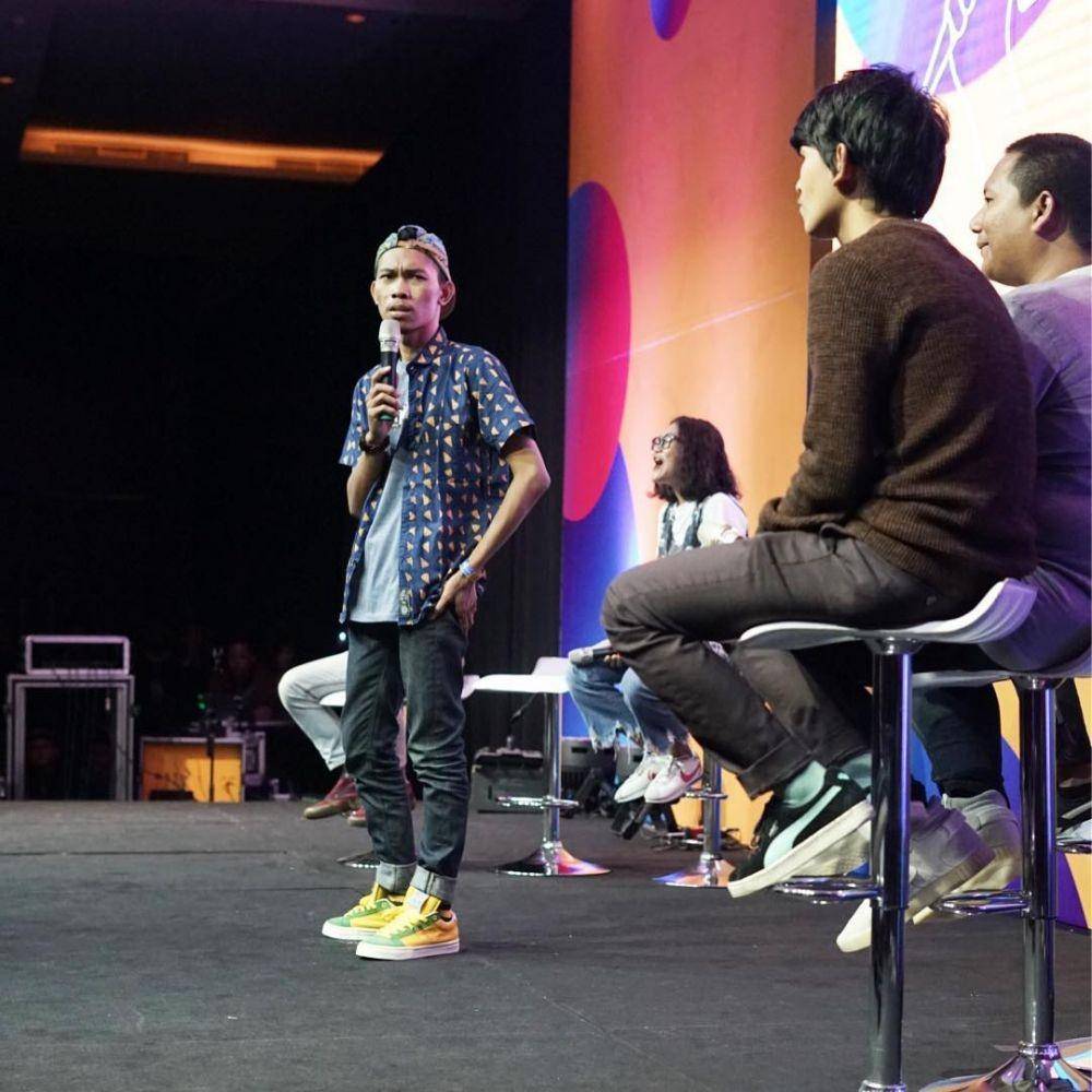 Instagram.com/localstandupday