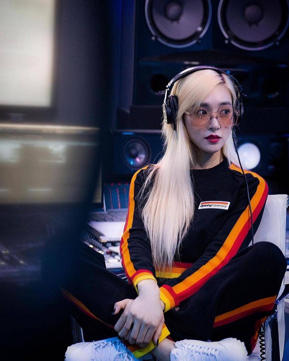 instagram.com/tiffanyyoungofficial/