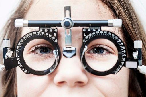 Wajib Kamu Ketahui, Ini 7 Kebiasaan yang Menjadi Penyebab Astigmatisme