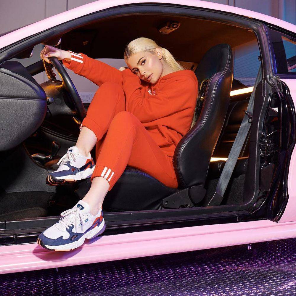 instagram.com/kyliejenner