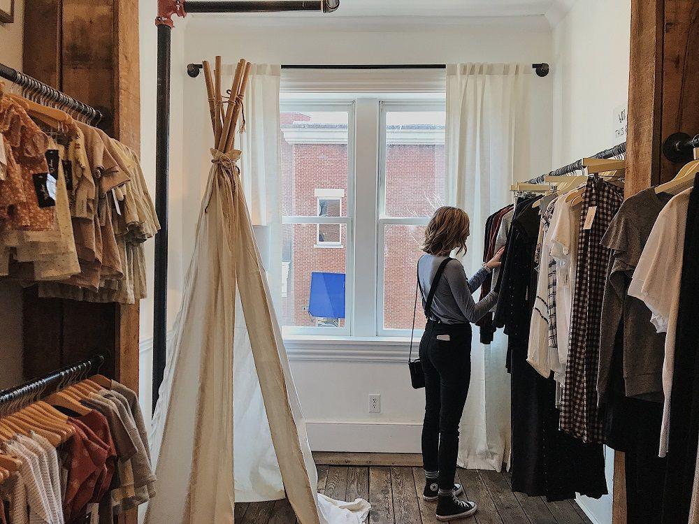 5 Tips Biar Tetap Stylish Meski Budget Pas-pasan!