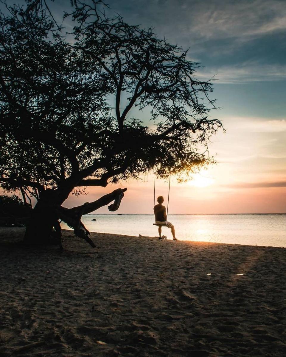 10 Rekomendasi Wisata Pantai di Banyuwangi yang Memukau