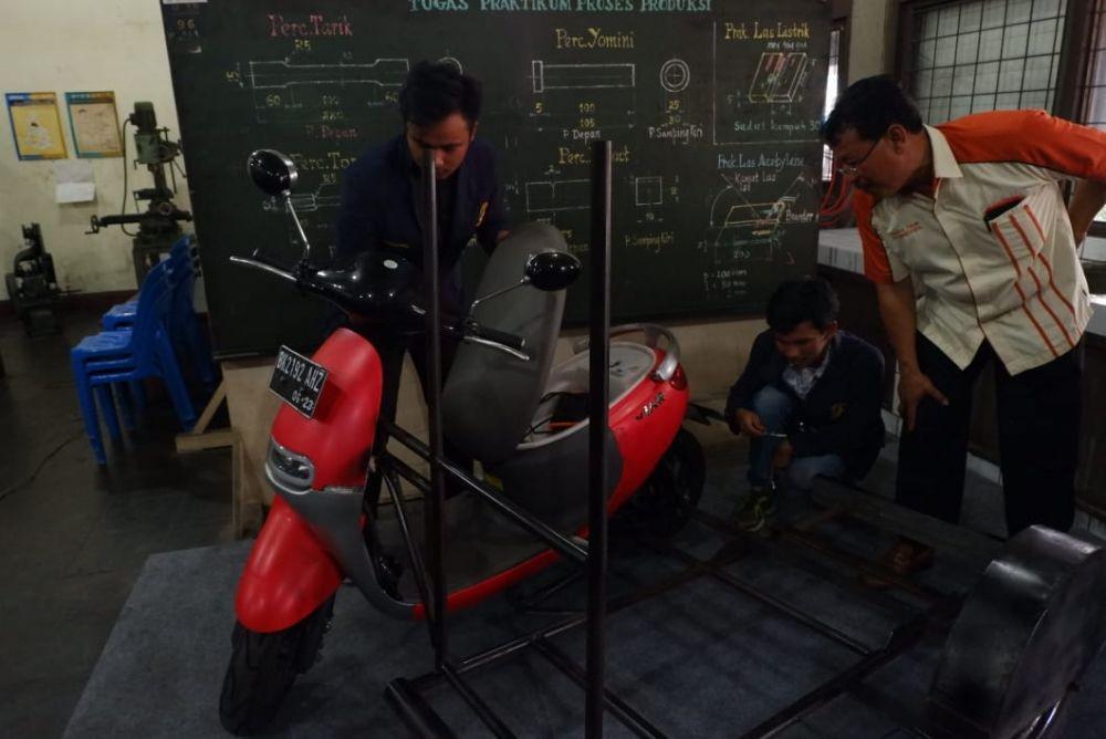 PLN dan Universitas Nommensen Kerja Sama Bikin Prototipe Becak Listrik