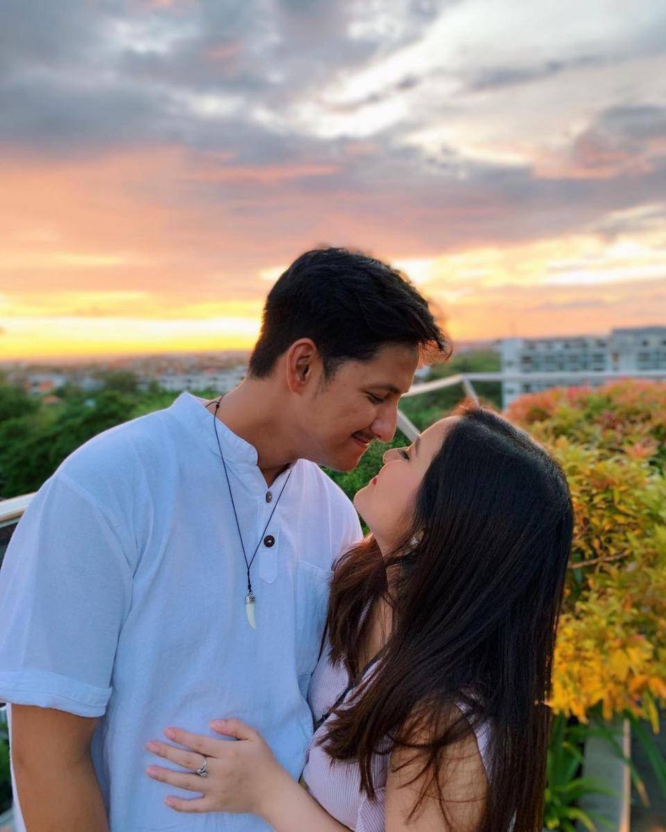 instagram.com/tasyakamila