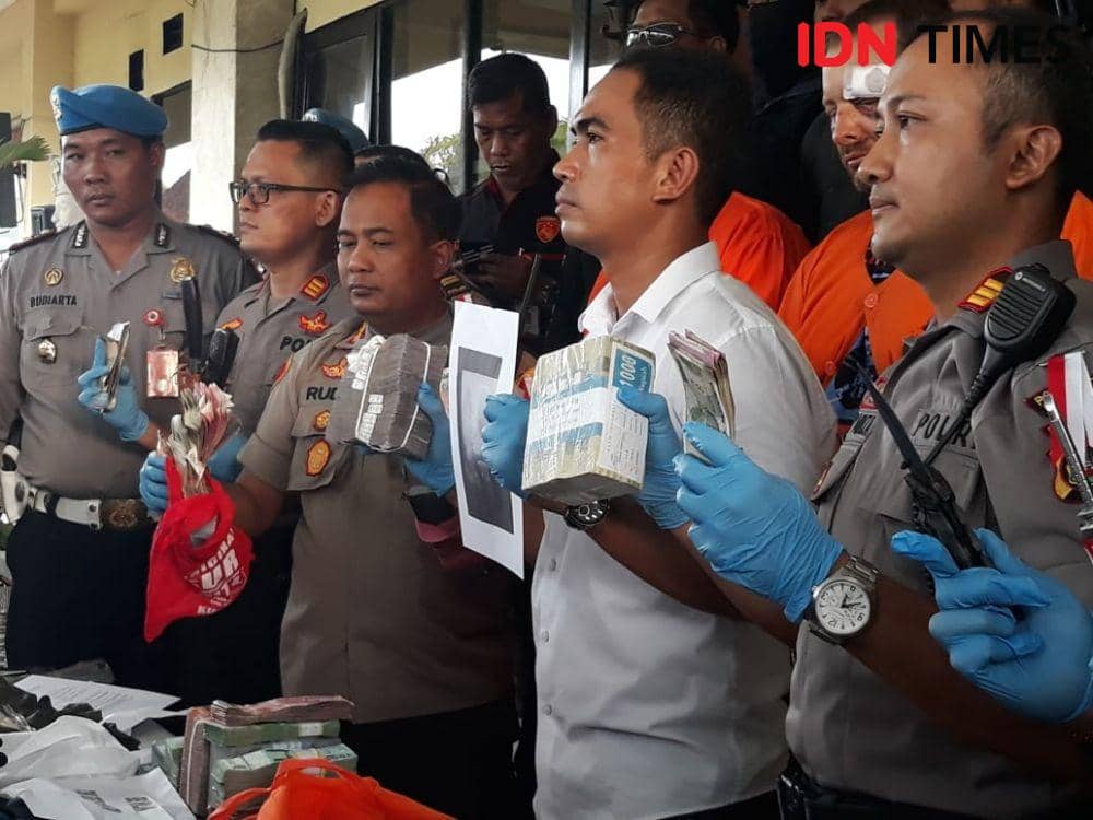 Perampok Money Changer di Kuta Gunakan Senjata SS1 Milik Brimob