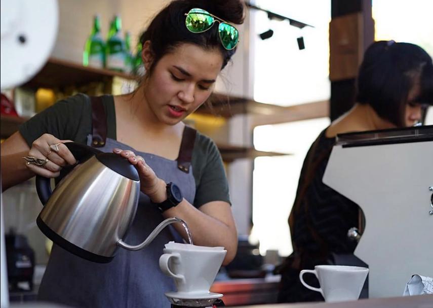 Buat Para Pencinta Kopi, Sudah Pernah Melakukan Hal Ini Saat ke Cafe?