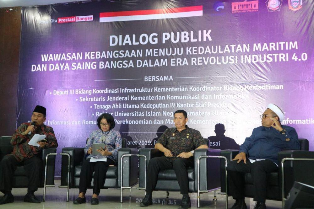 Tunjukkan Video Jokowi, Ngabalin Malah Dapat Reaksi Ini dari Mahasiswa