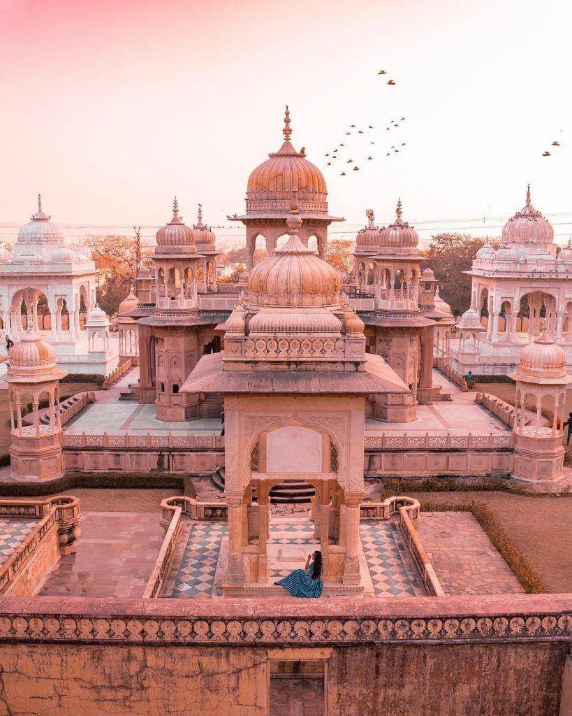 instagram.com/travelwithcg
