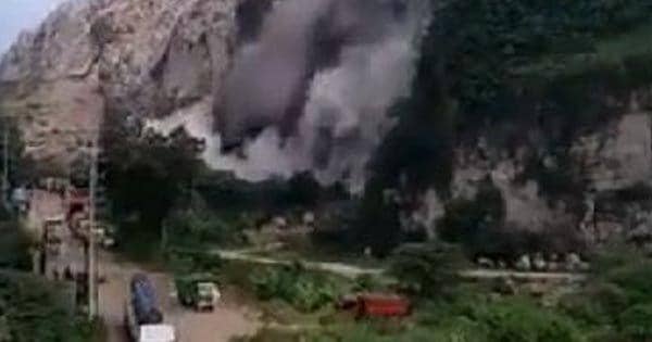 Gunung Kapur di Puger Jember Longsor, Satu Penambang Hilang Tertimbun