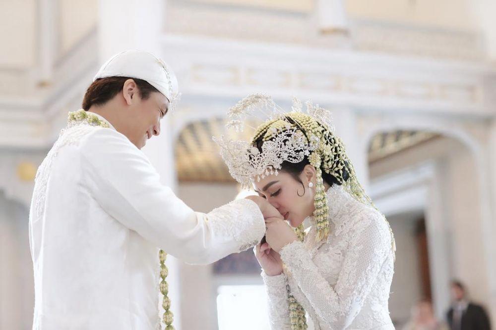 'Restu' Syahrini & 9 Lagu Indonesia Keren yang Rilis Maret 2019