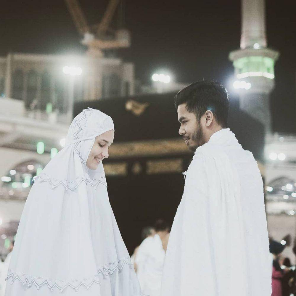 ilustrasi pasangan umrah (instagram.com/mputrasetia)