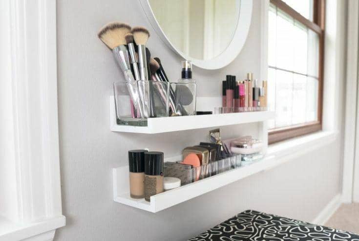 https://xolivi.com/makeup-vanity-for-small-spaces-bedrooms/