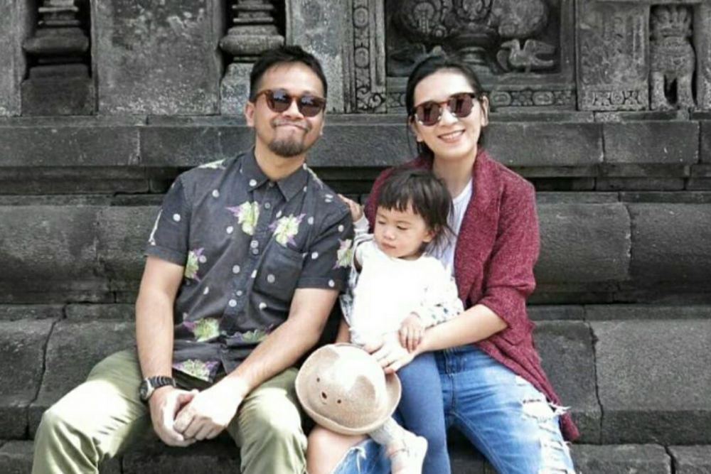 Jadi Istri Pengacara, 10 Potret Harmonis Keluarga Jennifer Arnelita