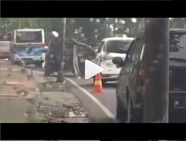 Viral Video Ibu Dorong Anak Kecil dari Dalam Mobil, Begini Faktanya