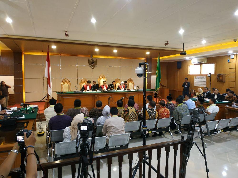 Ketika Hakim Meikarta Dibuat Pusing Oleh Saksi Anggota DPRD Bekasi