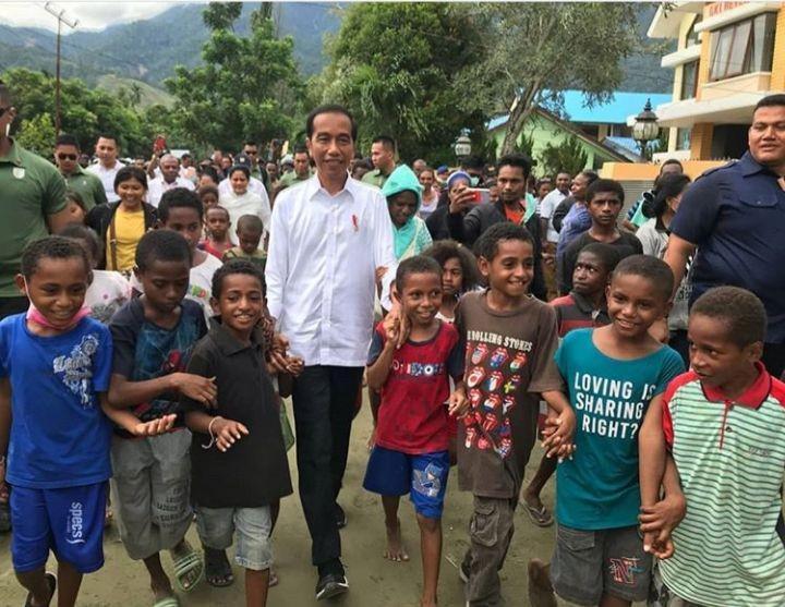 Datang ke Papua, Jokowi Janjikan Ajak Anak-anak Papua ke Dufan