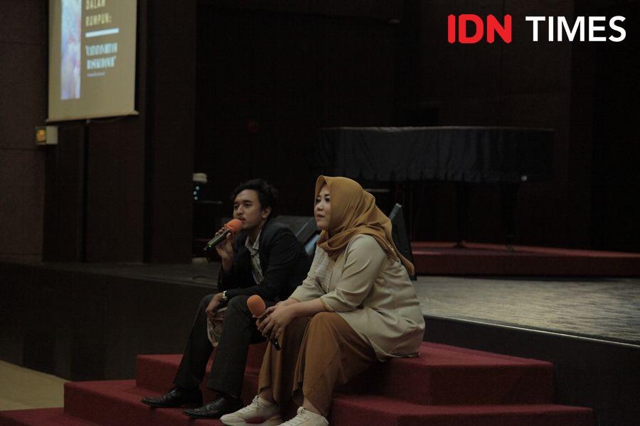 Bedah bukunya, ini jawaban risa saraswati ditanya peter cs di man