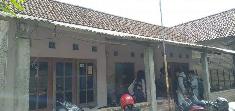 (Rumah kontrakan yang disewa Slamet di Desa Pleret) IDN Times/Daruwaskita
