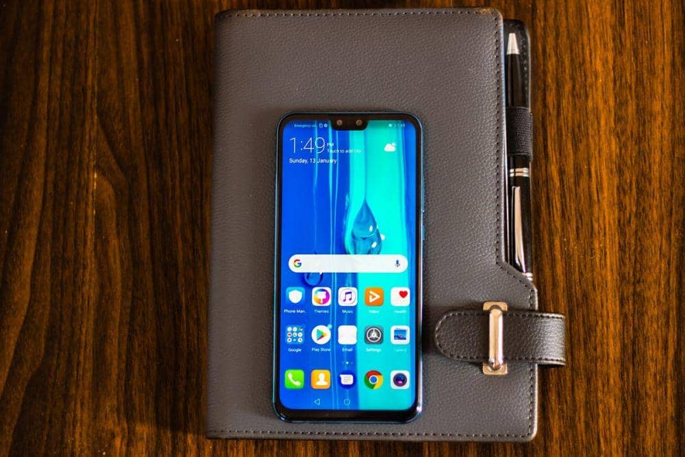 5 Smartphone 2019 dengan Baterai 4000 mAh, Cocok untuk Traveling