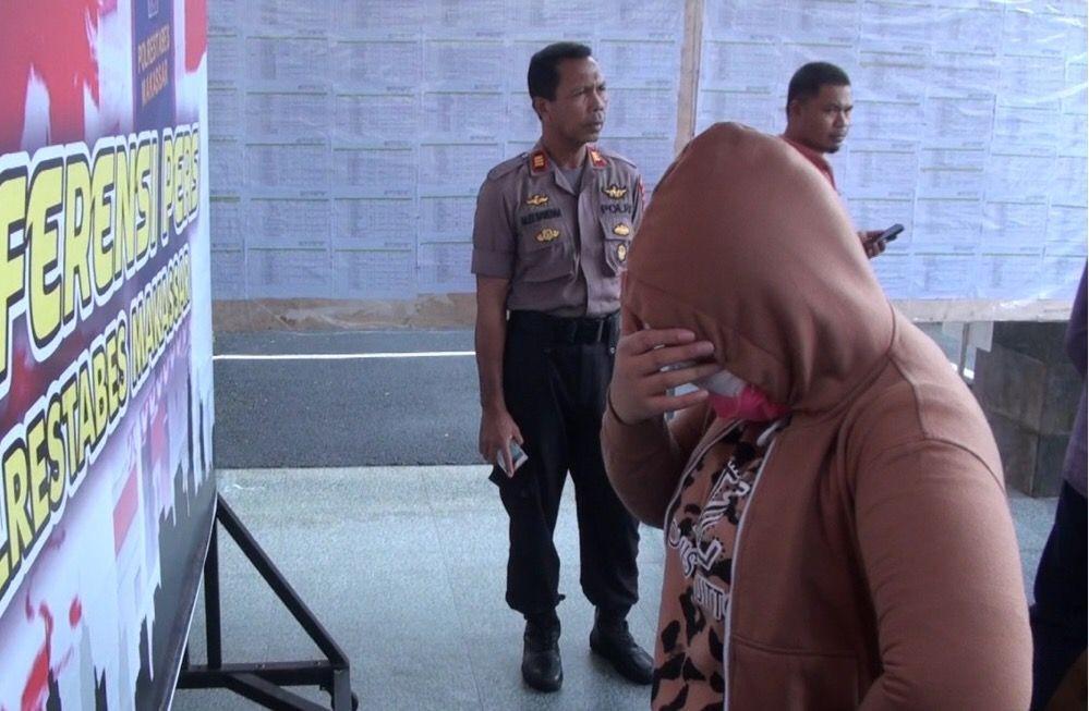 Satreskrim Polrestabes Makassar Tangkap  Muncikari Prostitusi Online