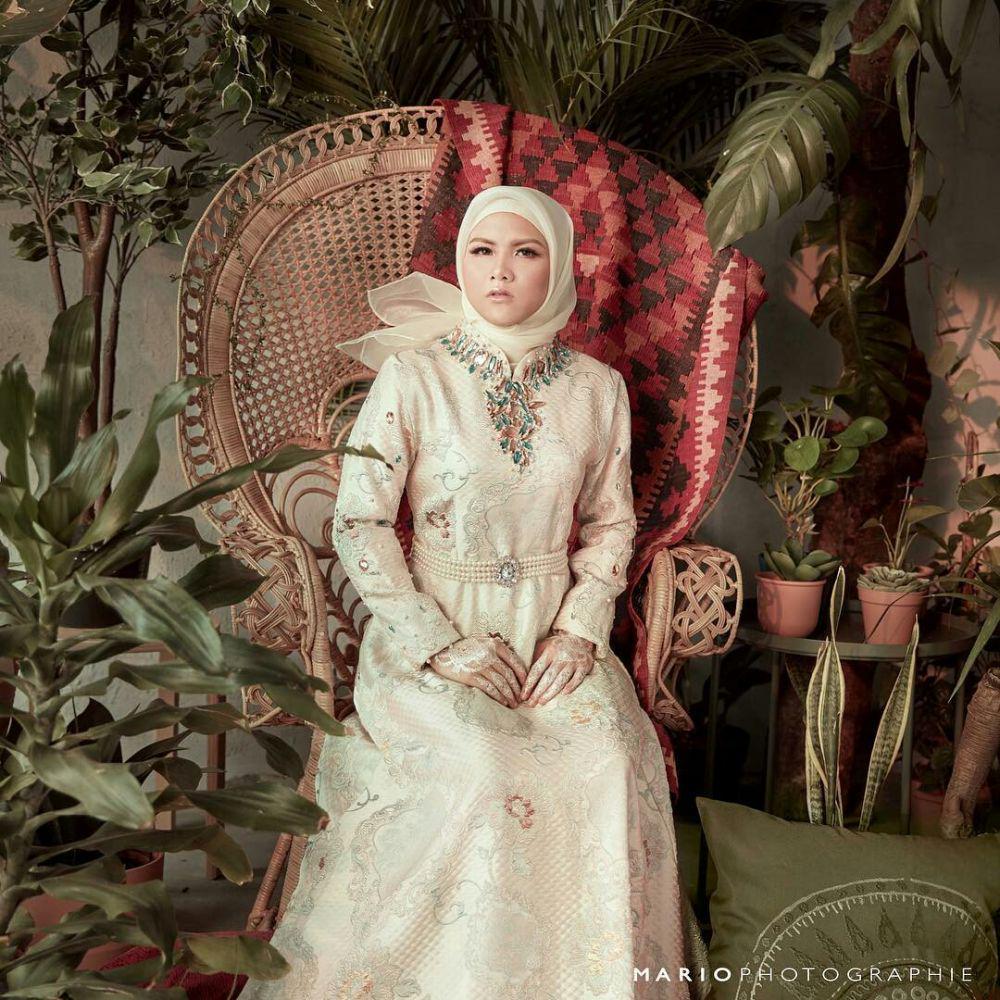 9 Potret Evelin Nada Anjani Saat Kenakan Hijab, Memesona & Bikin Adem!