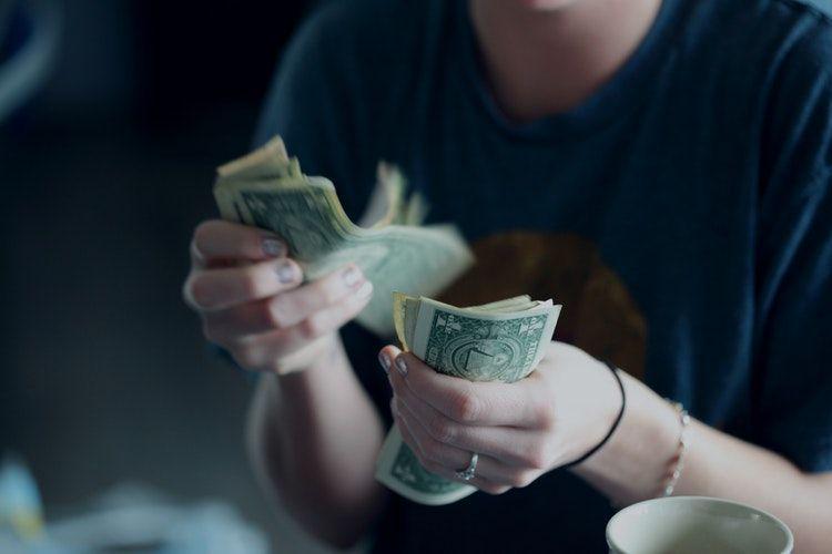 5 Tips Kelola Keuangan Biar Tetap Bisa Nabung Meski Gaji Pas-pasan