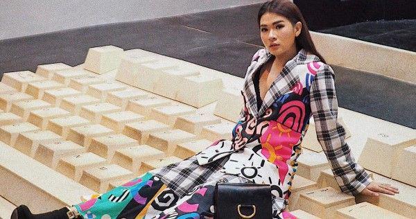 10 Ide Outfits Feminin Ala Anaz Siantar, Influencer yang Kece Abis!