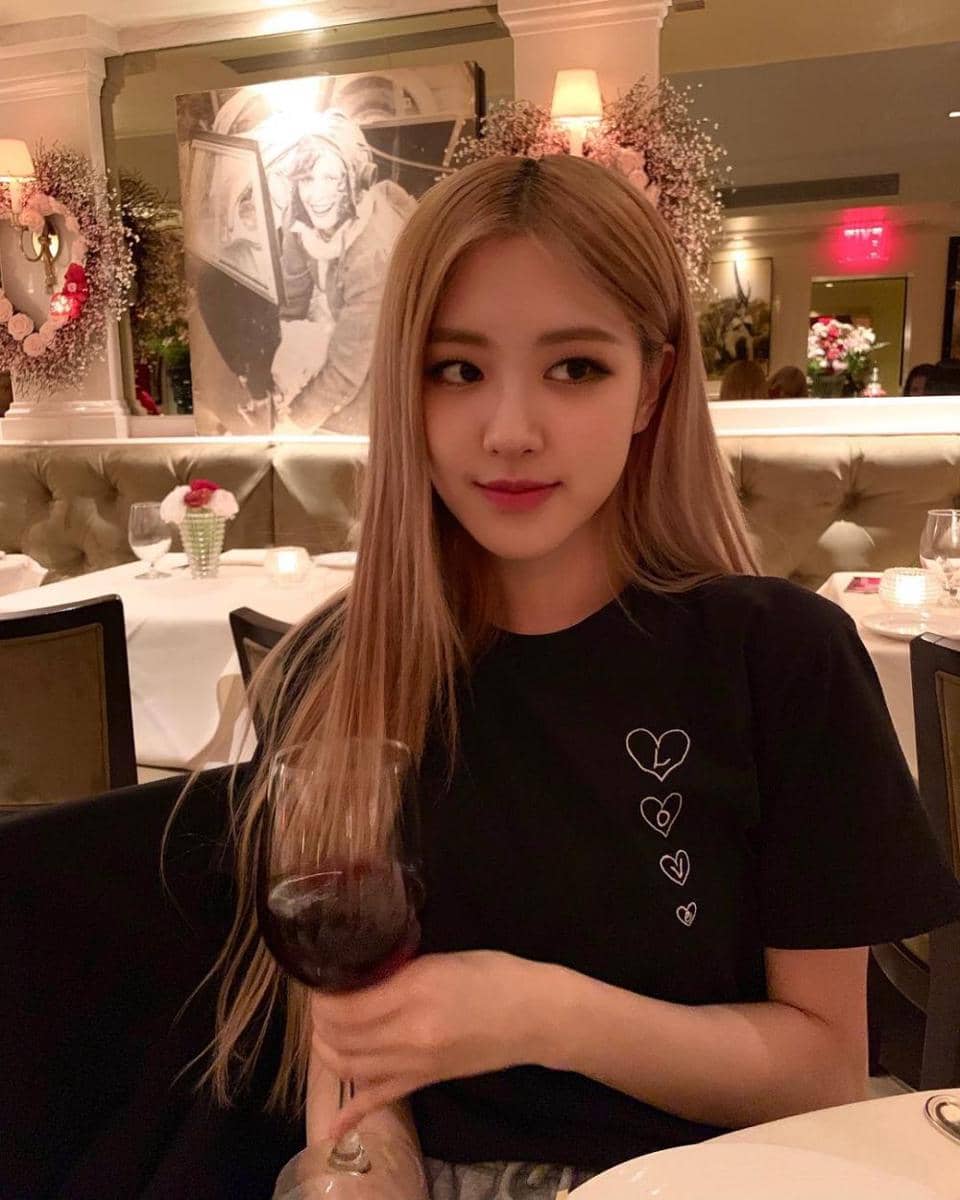 instagram.com/roses_are_rosie