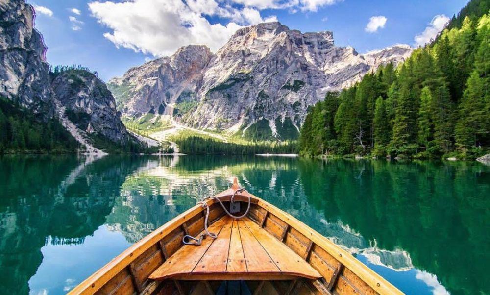 10 Potret Pragser Wildsee di Italia, Bisa Jadi Bucket List-mu Nih!