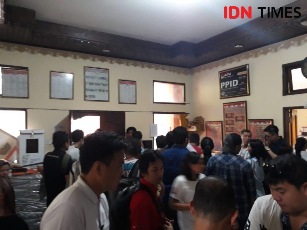 Sudah Antre Berjam-jam, Lima Pegawai Ini Tetap Gagal Dapat Formulir A5
