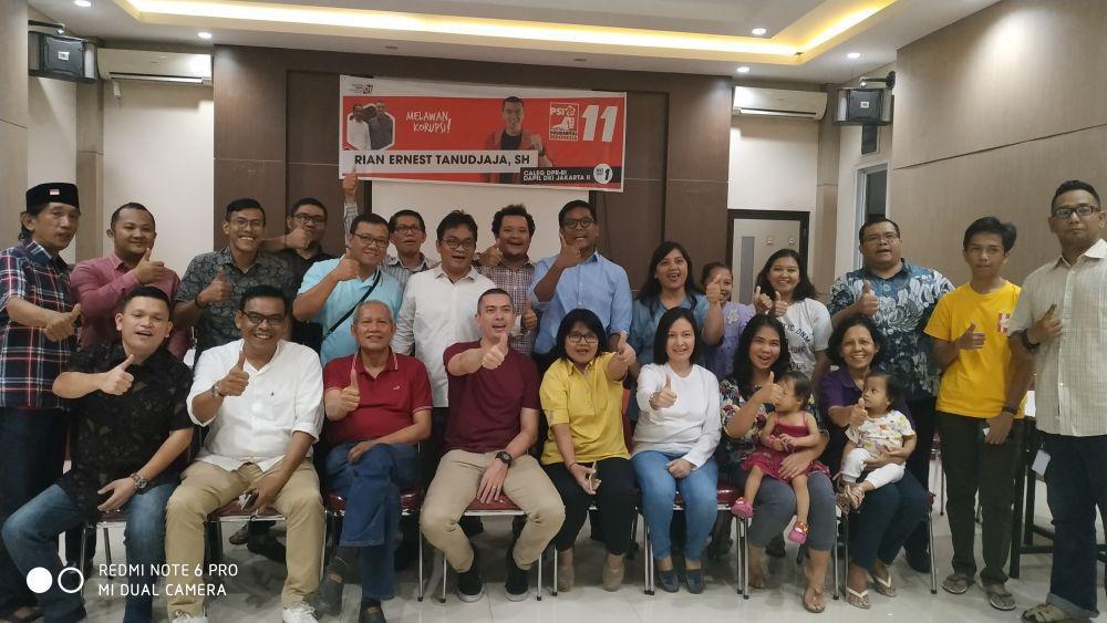 Kampanye ala Caleg Millennial Rian Ernest: Sebar Janji dan Nomor HP