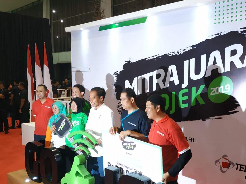 Pernah Antar Sate untuk Jokowi, Driver Gojek Ini Diberi Sepeda