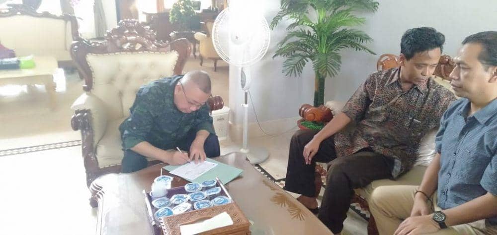 Ikustrasi verifikasi daftar pemilih. IDN Times/Daruwaskita