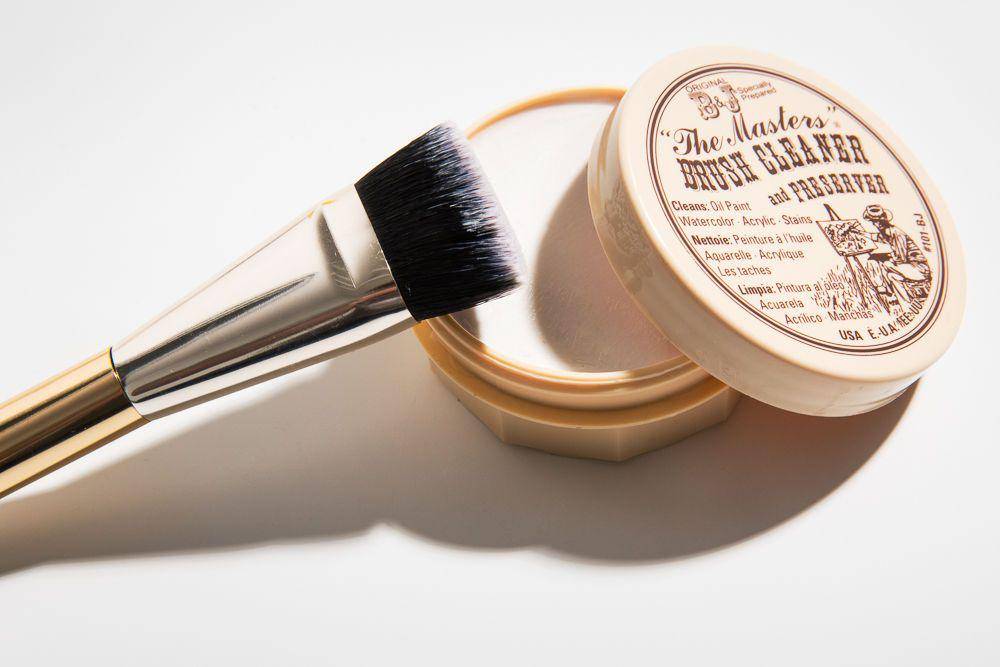 intothegloss.com