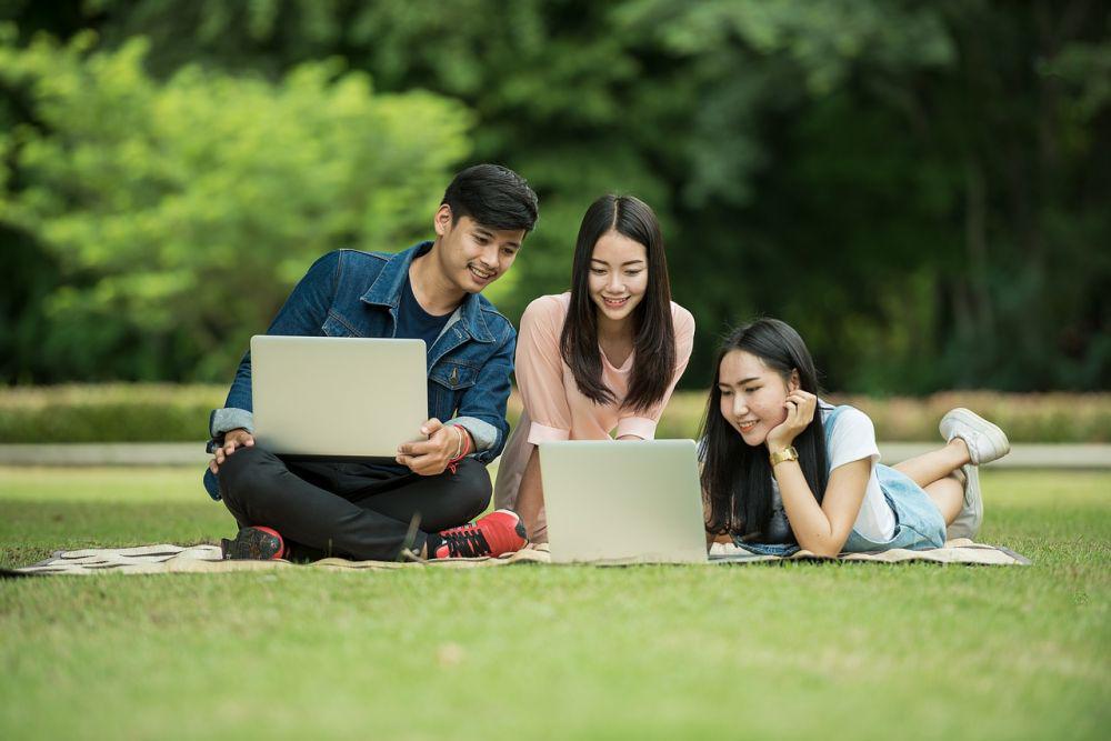 5 Hal yang Bisa Dilakukan Bersama Teman Saat Libur Semester