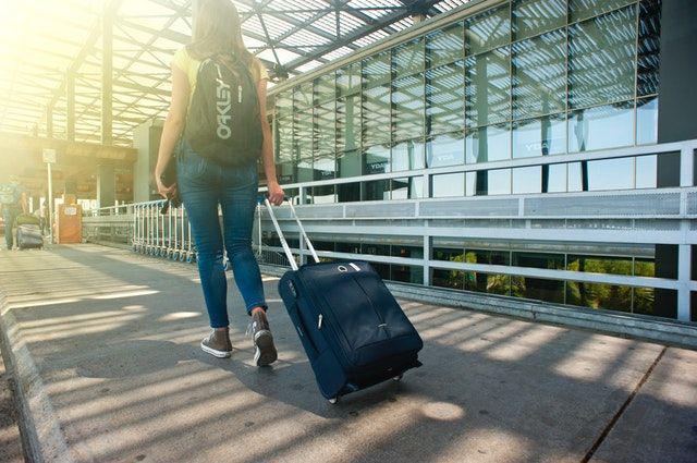 5 Penyebab Kamu Membawa Banyak Barang Saat Traveling