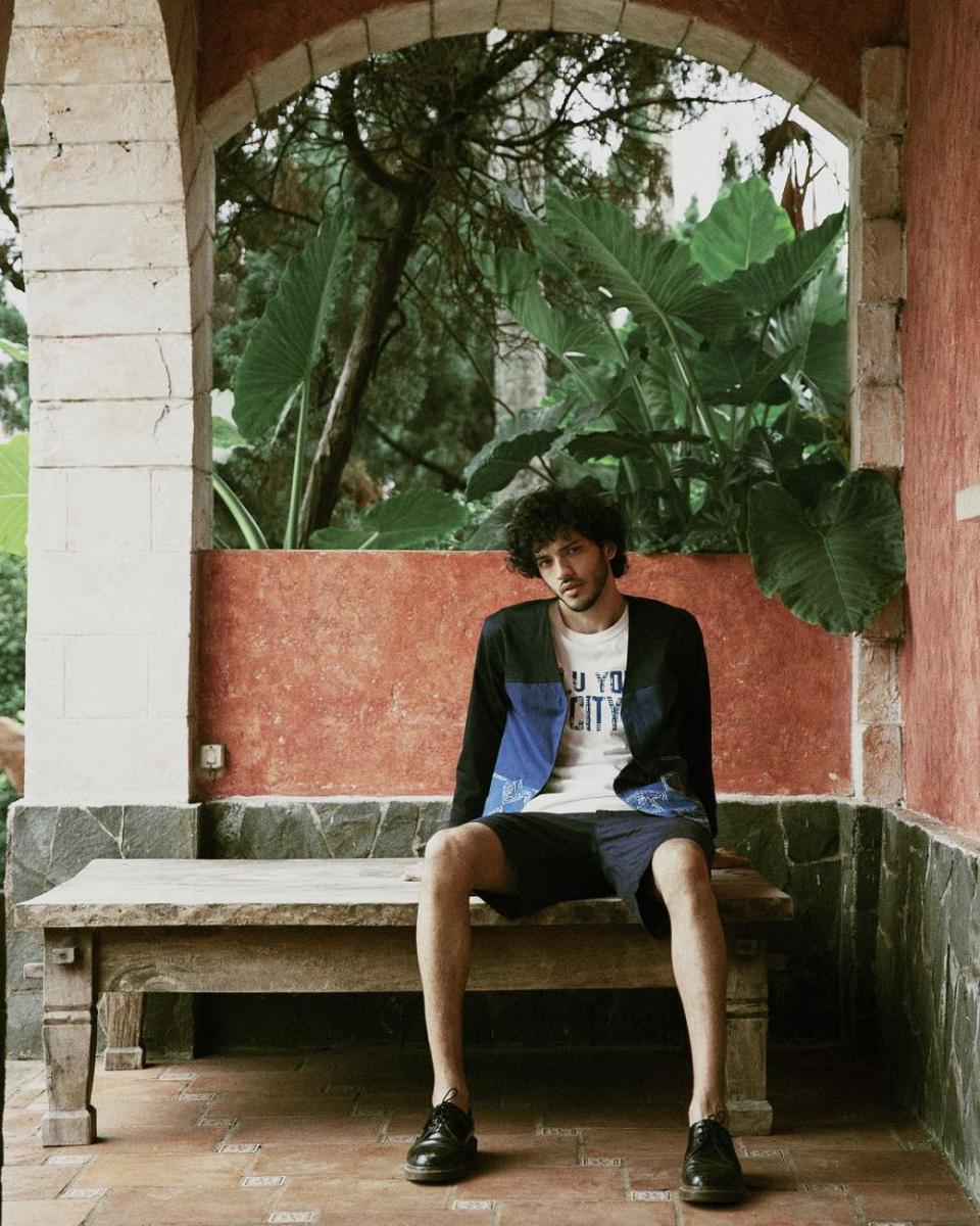 5 Brand Batik dan Tenun dengan Desain Modern, Cocok buat Anak Muda!