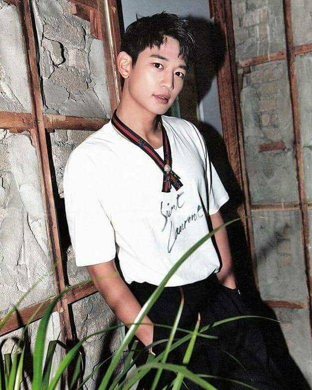 instagram.com/choi.minho_