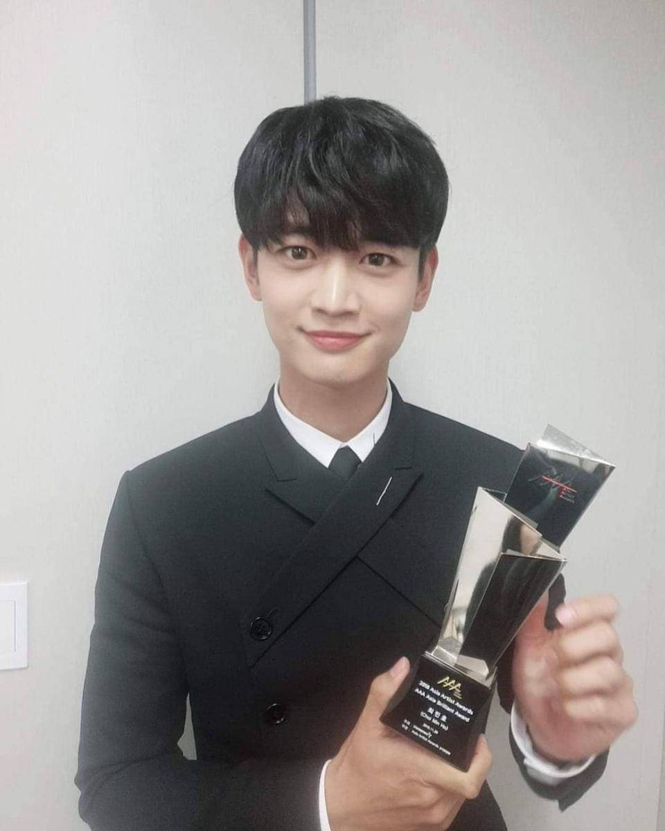 instagram.com/choi.minho_