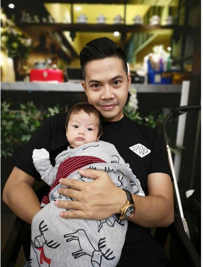 10 Potret Seru Arie Andika Asuh Baby Anara, Gemesin!