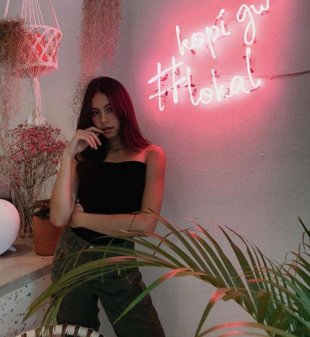 Instagram.com/naomi.paulinda